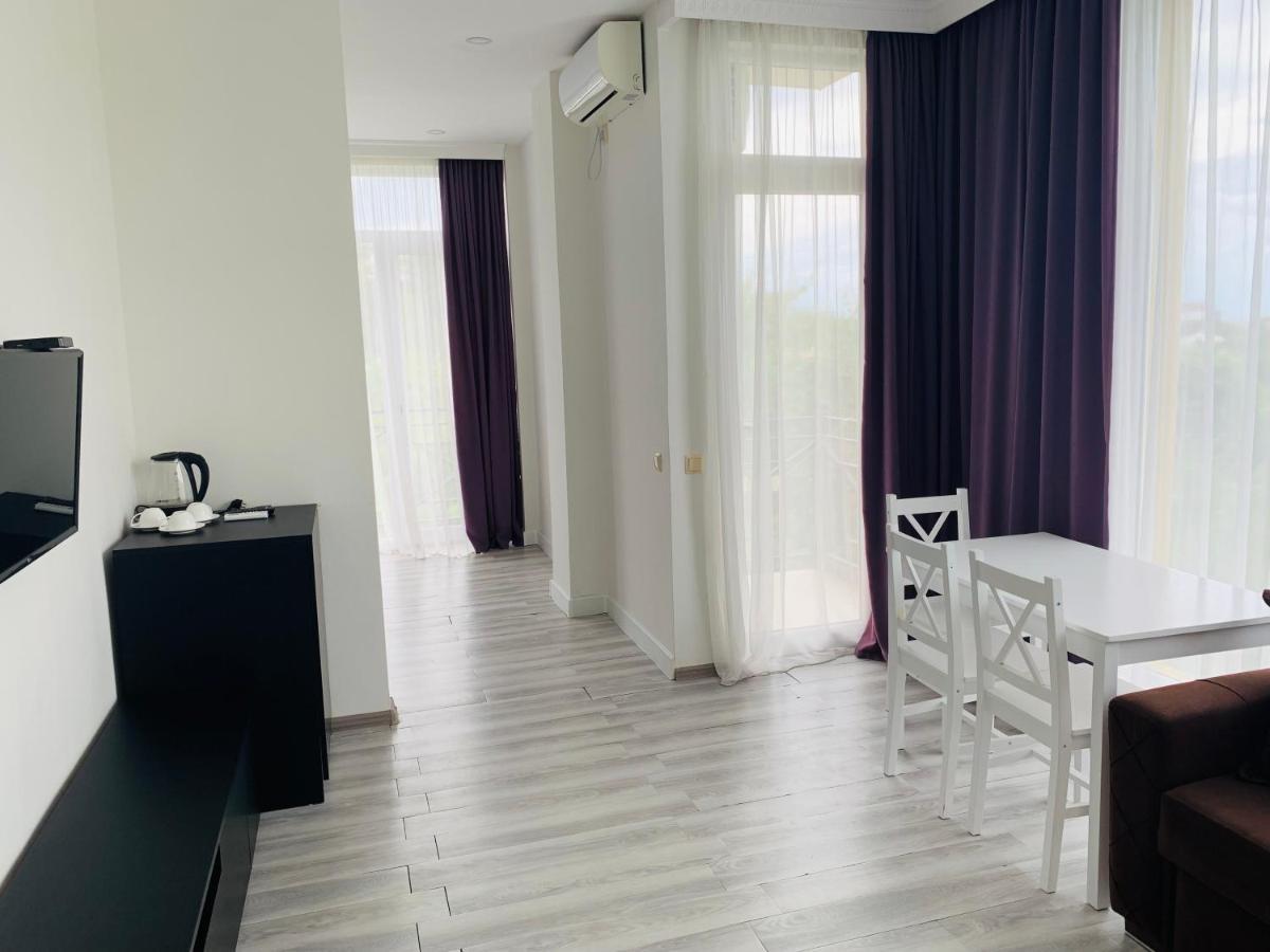 Wonderland Hotel Чакви Екстериор снимка